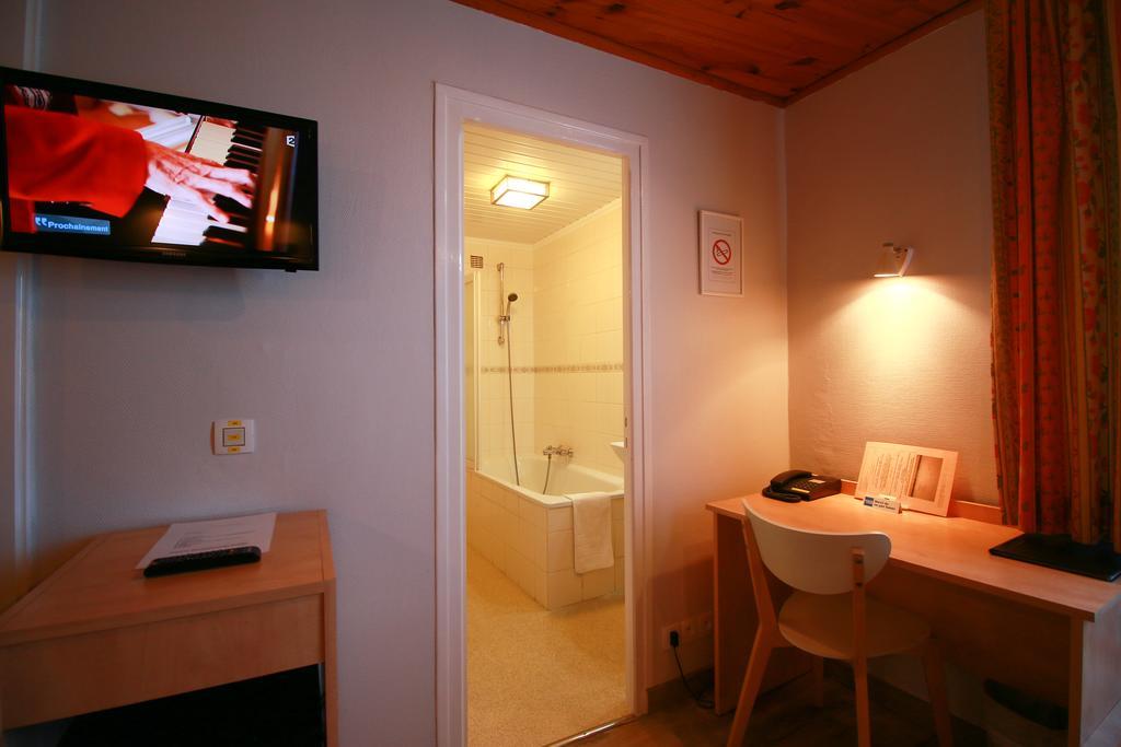 Hotel Panoramic Bagnères-de-Luchon Esterno foto