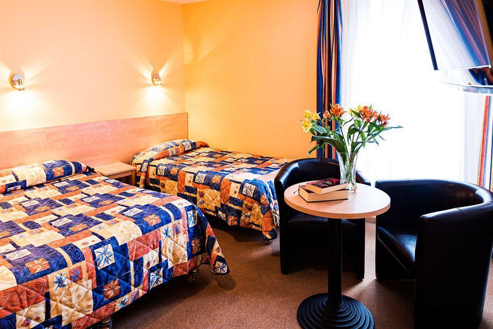 Hotel Panoramic Bagnères-de-Luchon Esterno foto