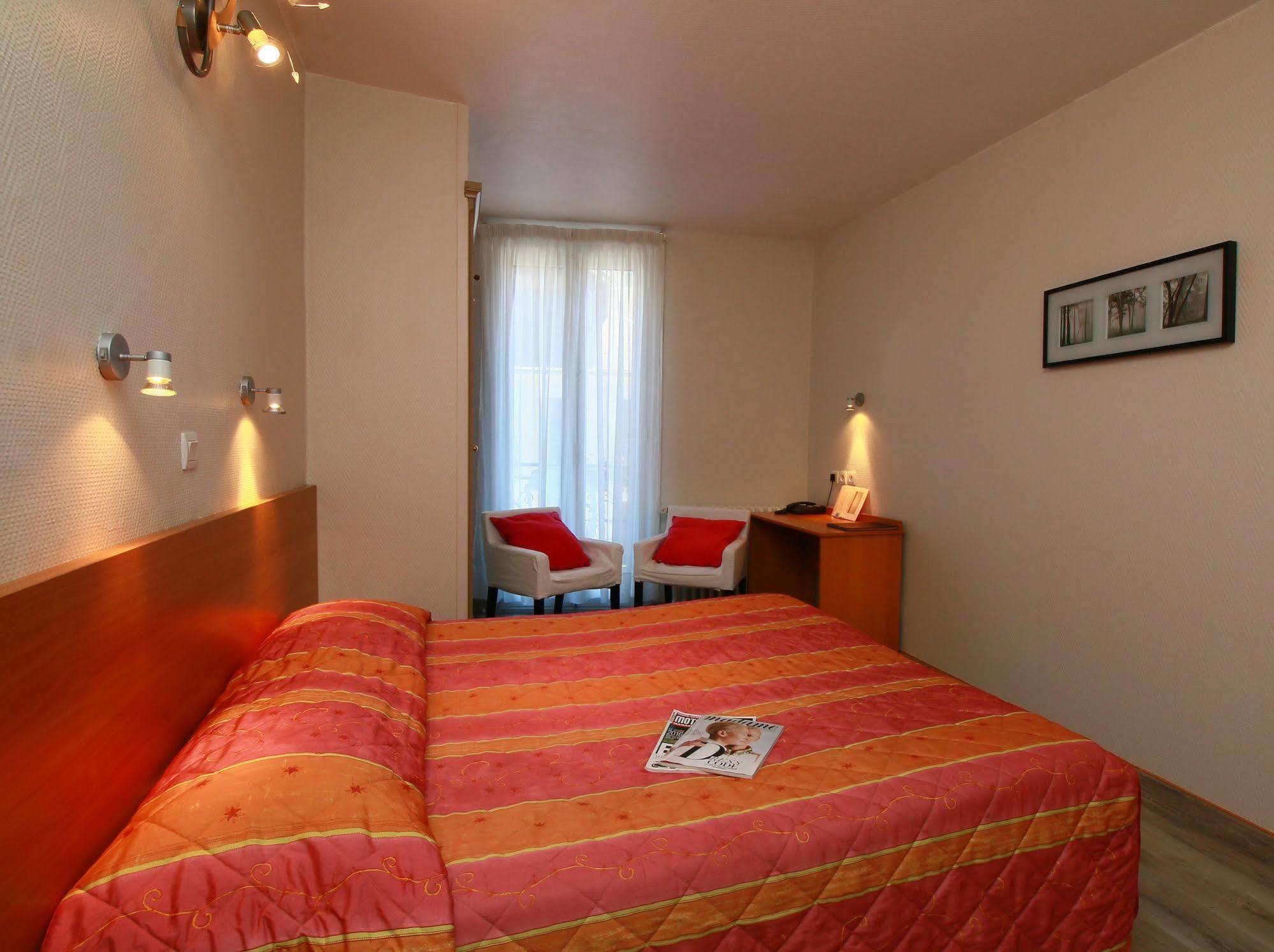 Hotel Panoramic Bagnères-de-Luchon Esterno foto