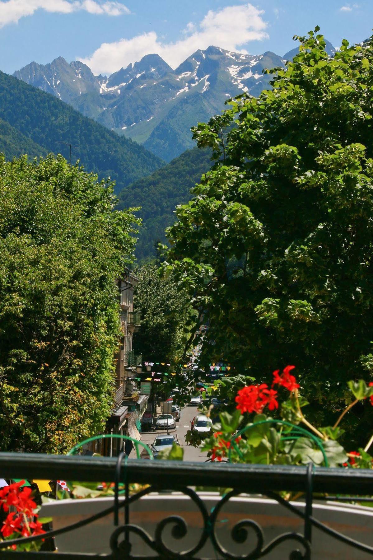 Hotel Panoramic Bagnères-de-Luchon Esterno foto