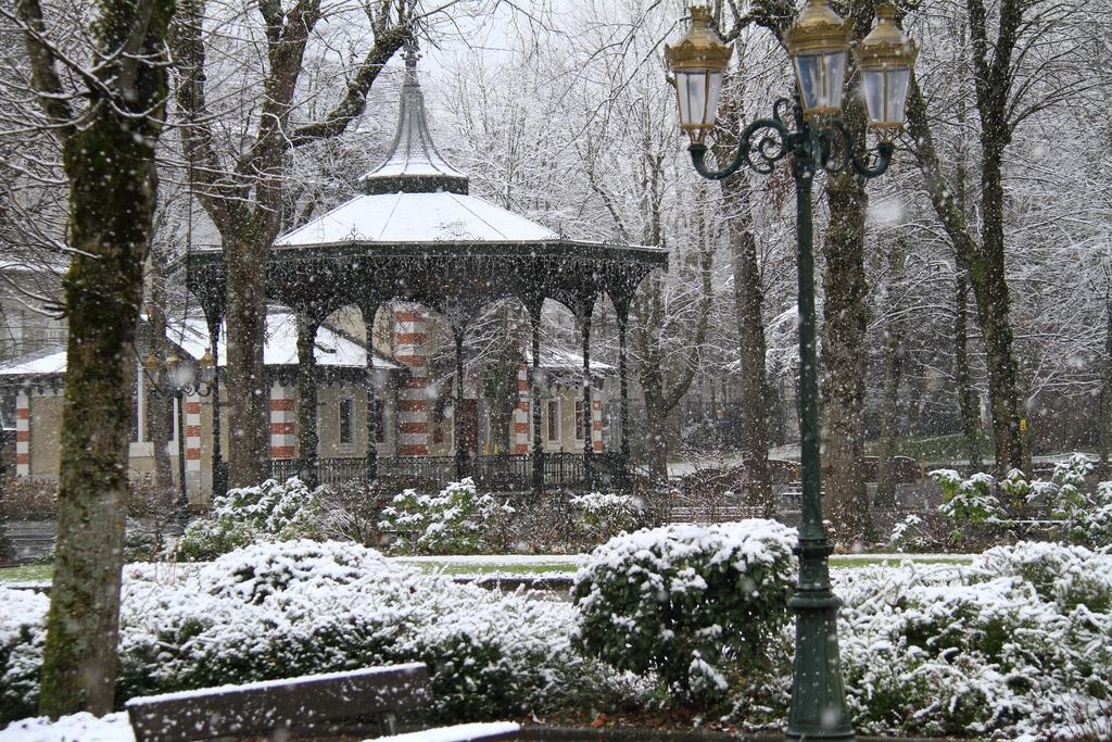 Hotel Panoramic Bagnères-de-Luchon Esterno foto